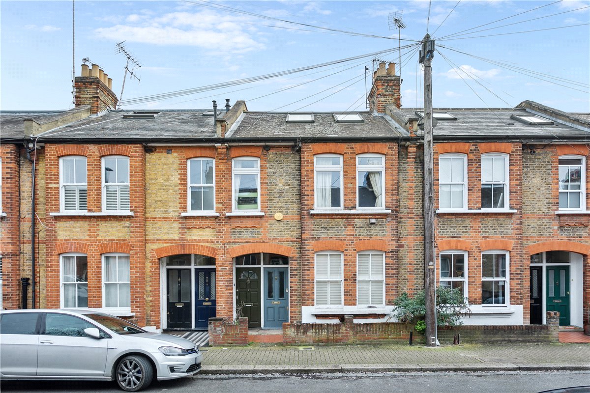 2 bedroom Maisonette, Ingelow Road, London, SW8 - Sold