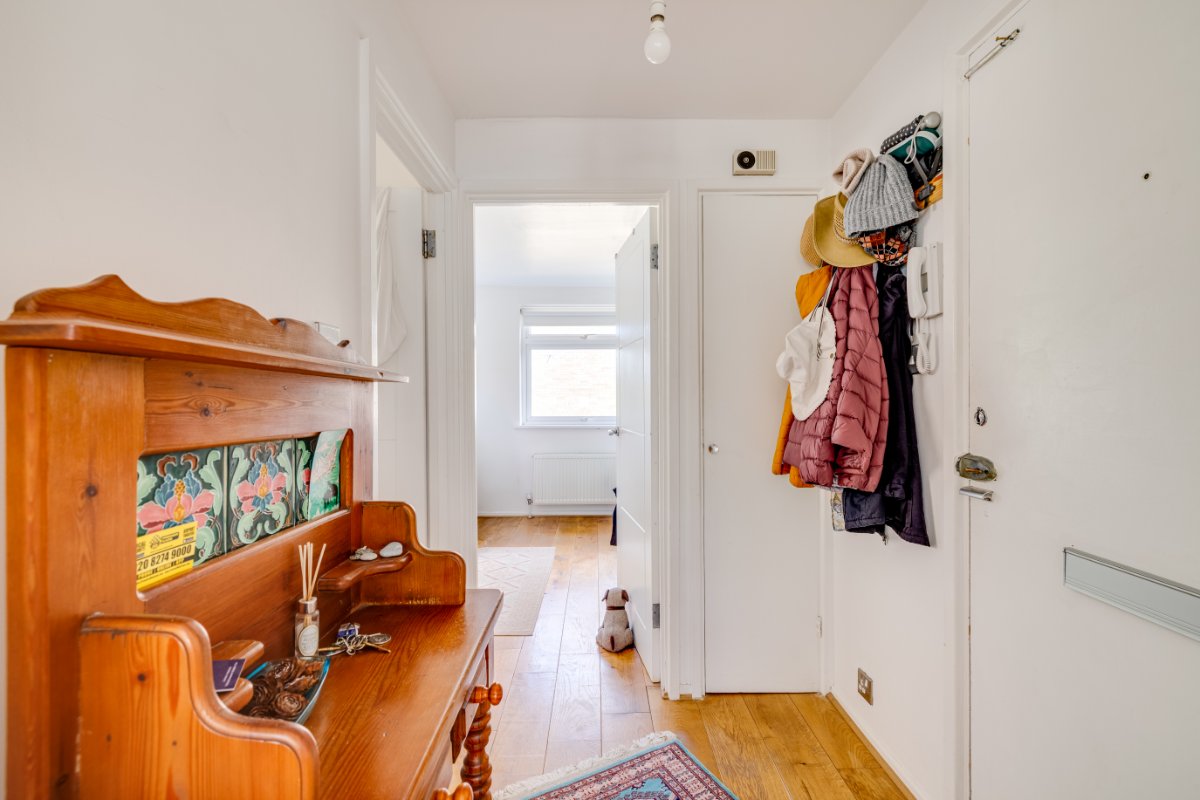 1 bedroom Flat, Harrowdene Gardens, Teddington, TW11 - Available, Image 2