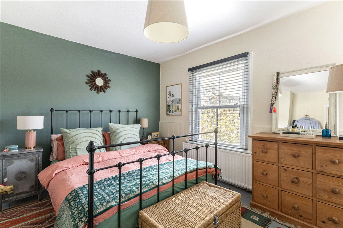 2 bedroom House, The Dean, Alresford, SO24 - Available, Image 2