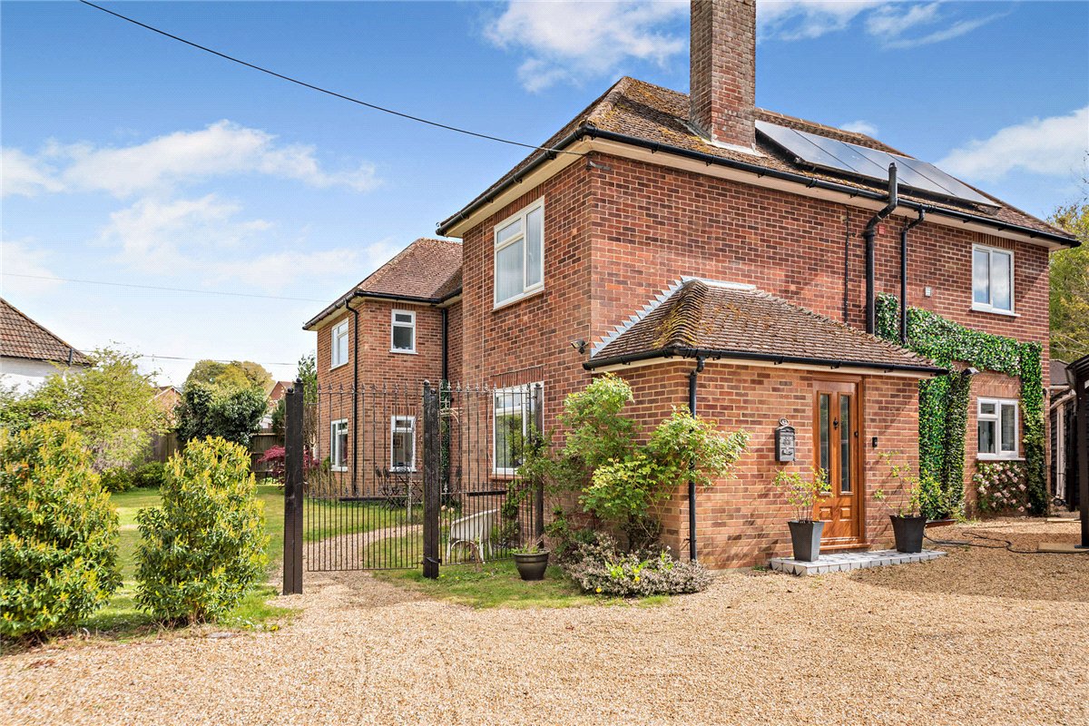 4 bedroom House, George Street, Kingsclere, RG20 - Available, Image 1