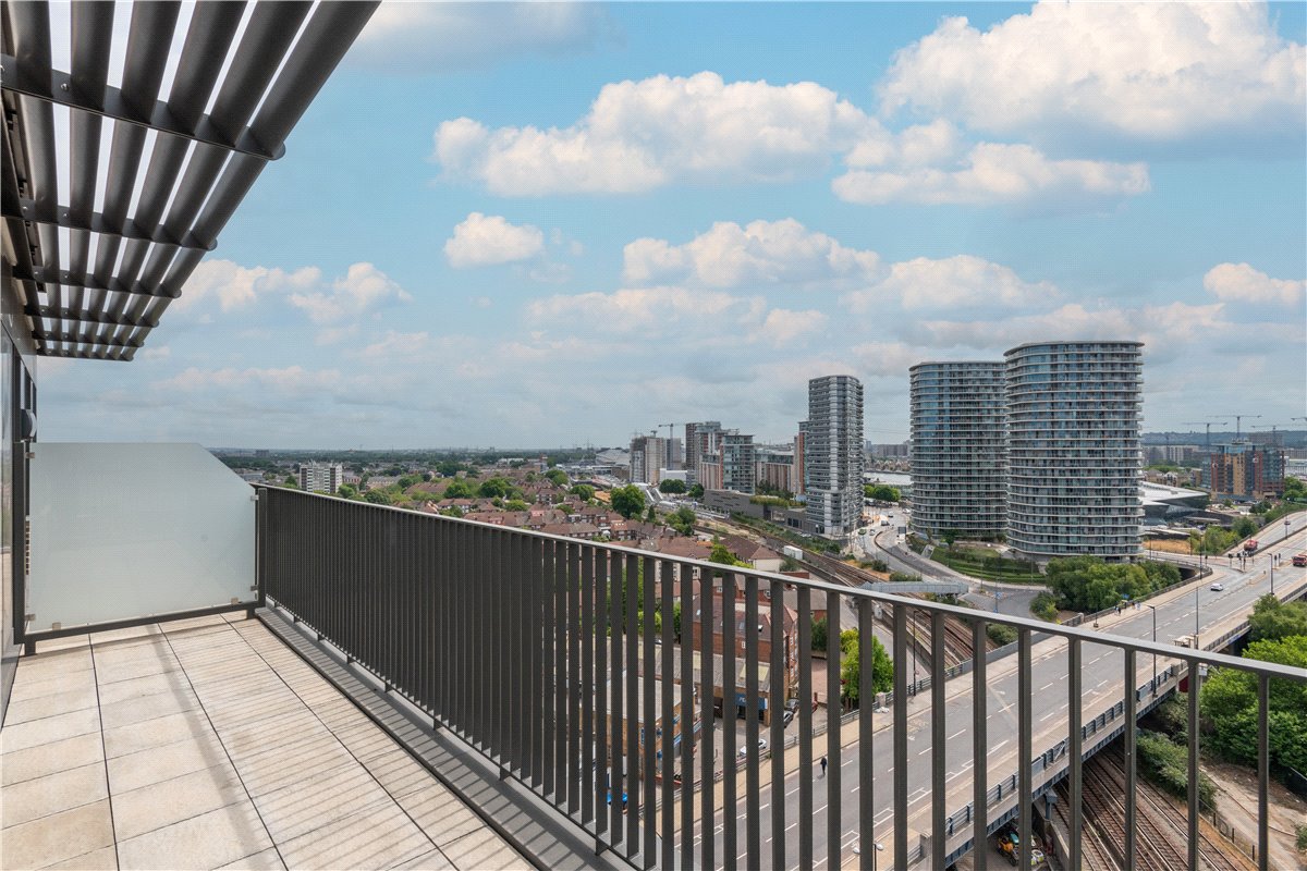 2 bedroom Flat, Heartwell Avenue, London, E16 - Let Agreed, Image 10