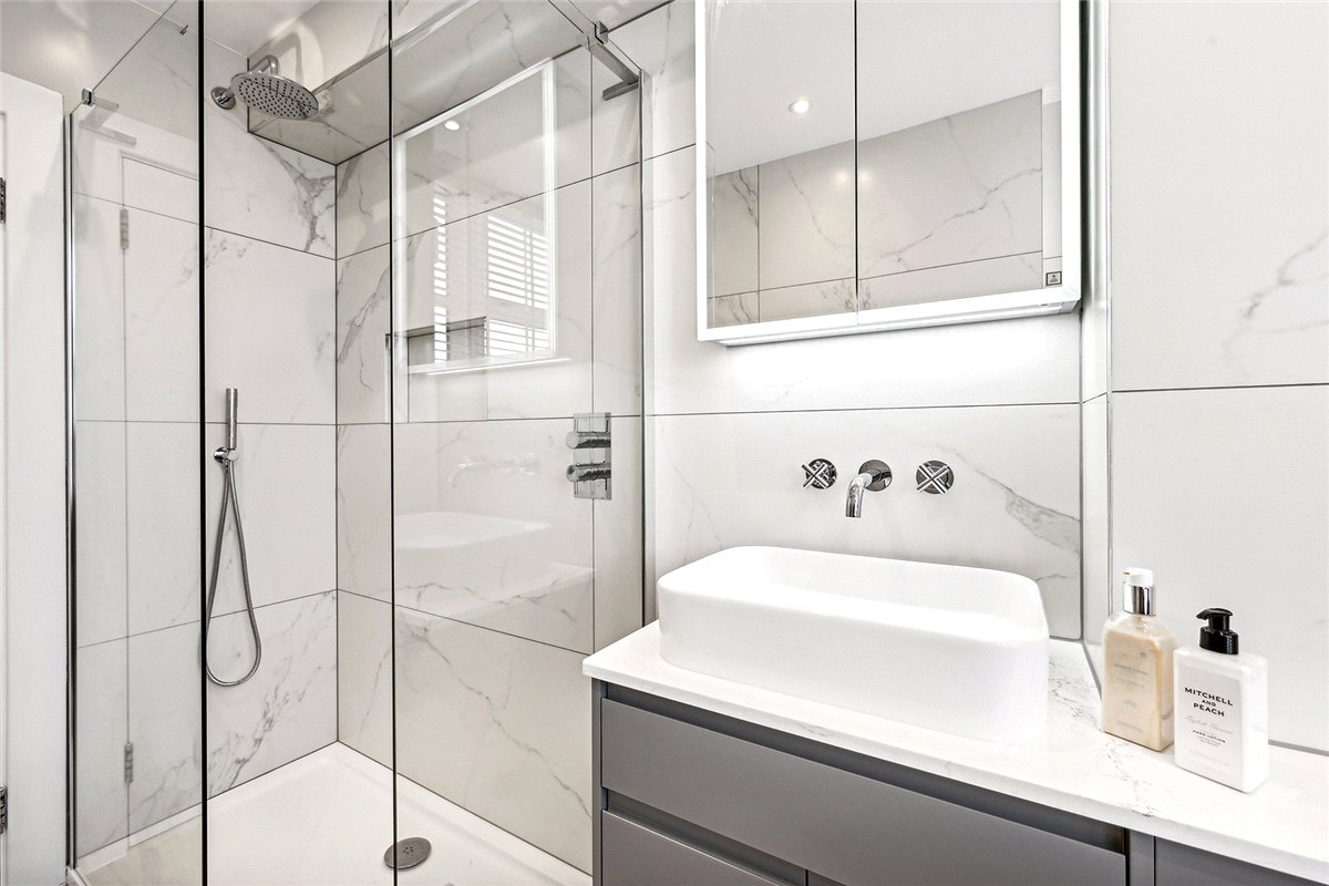 1 bedroom Flat, Richmond Court, 200 Sloane Street, SW1X - Available, Image 3