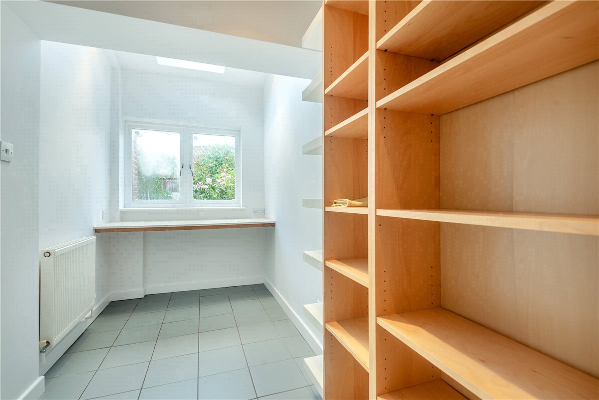 2 bedroom House, New Street, Stockbridge, SO20 - Sold, Image 2