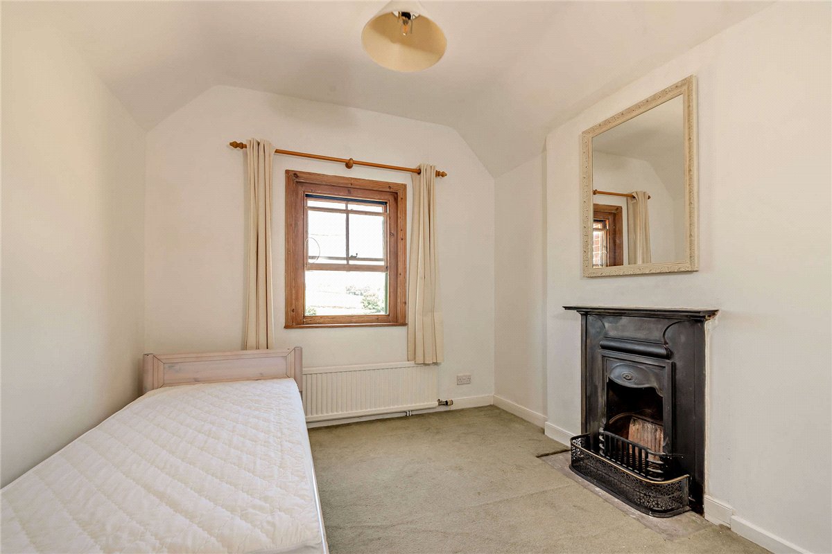2 bedroom House, Harts Hill Road, Thatcham, RG18 - Available, Image 12