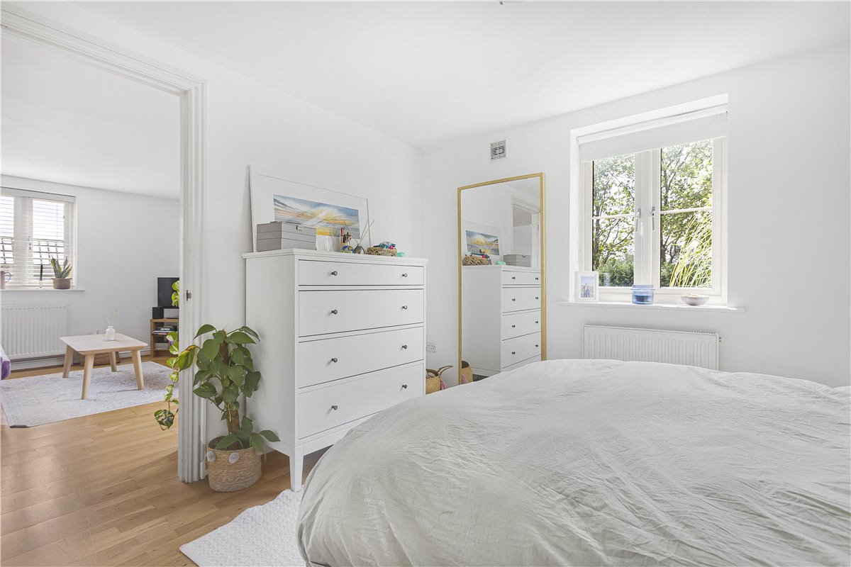 2 bedroom Flat, Shipton Road, Woodstock, OX20 - Let Agreed, Image 4