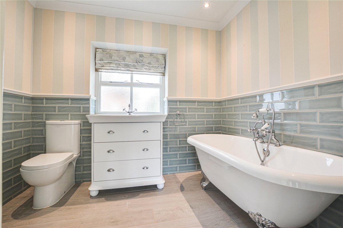 4 bedroom House, Glazebrook Lane, Glazebrook, WA3 - Available, Image 1