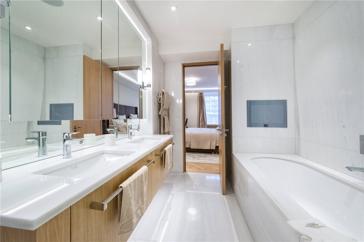 3 bedroom Flat, Upper Grosvenor Street, Mayfair, W1K - Available, Image 12