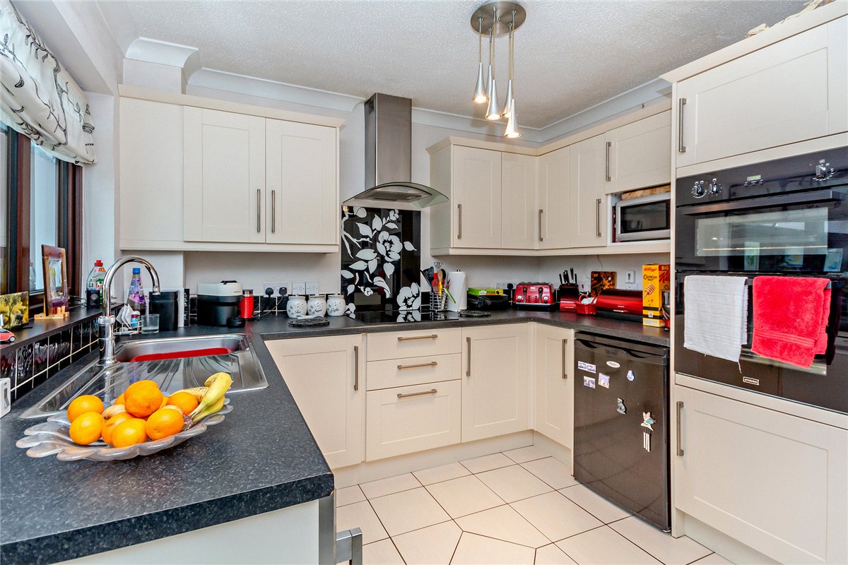 3 bedroom House, Billington Way, Thatcham, RG18 - Available, Image 4