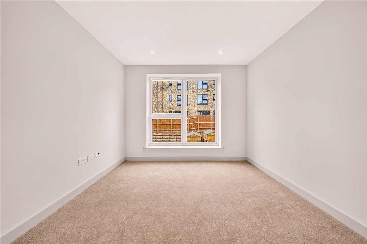 3 bedroom House, Ballast Road, Erith, DA8 - Available, Image 15