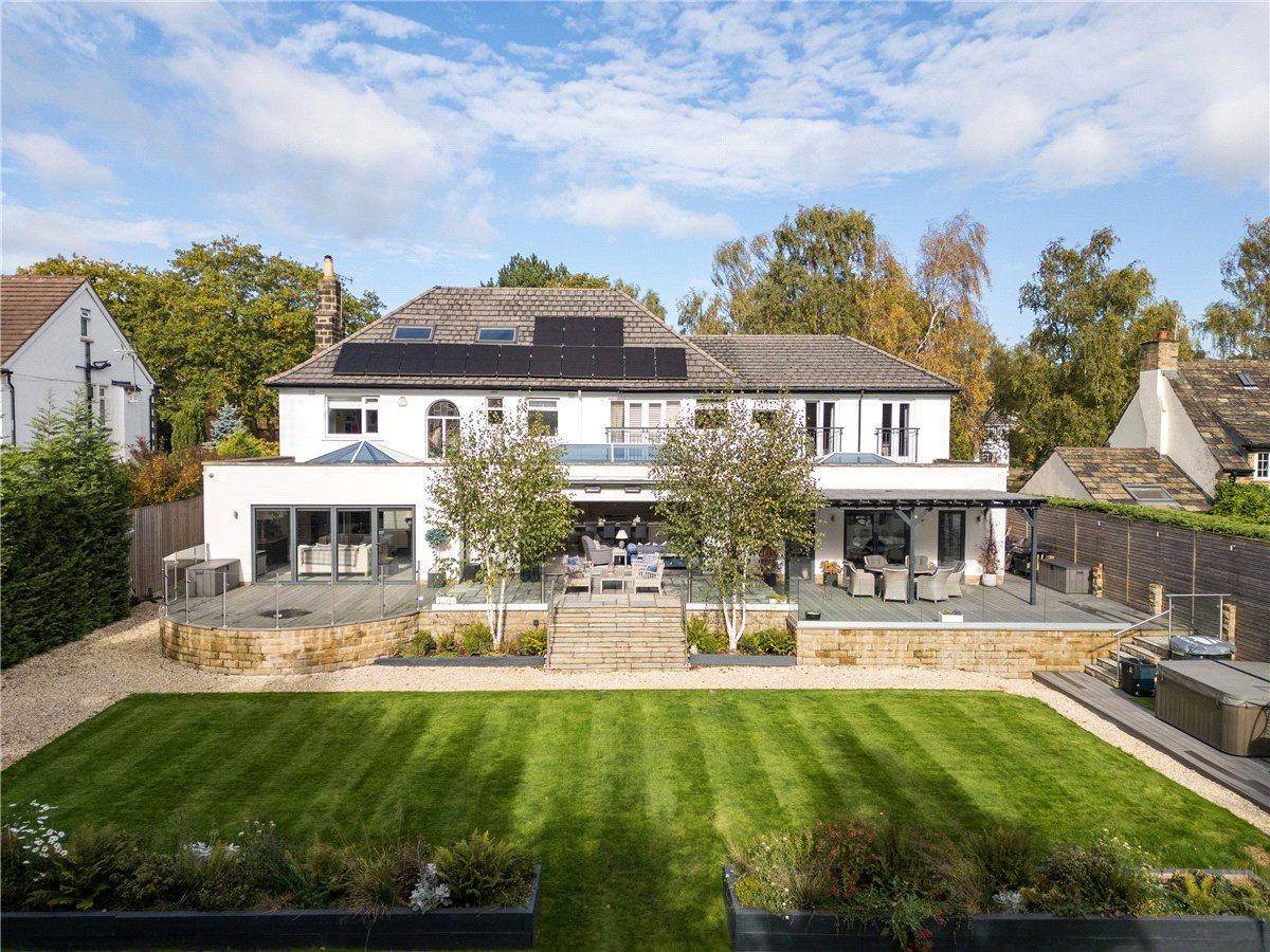 6 bedroom House, 8 Foxhill Avenue, Weetwood, LS16 - Available
