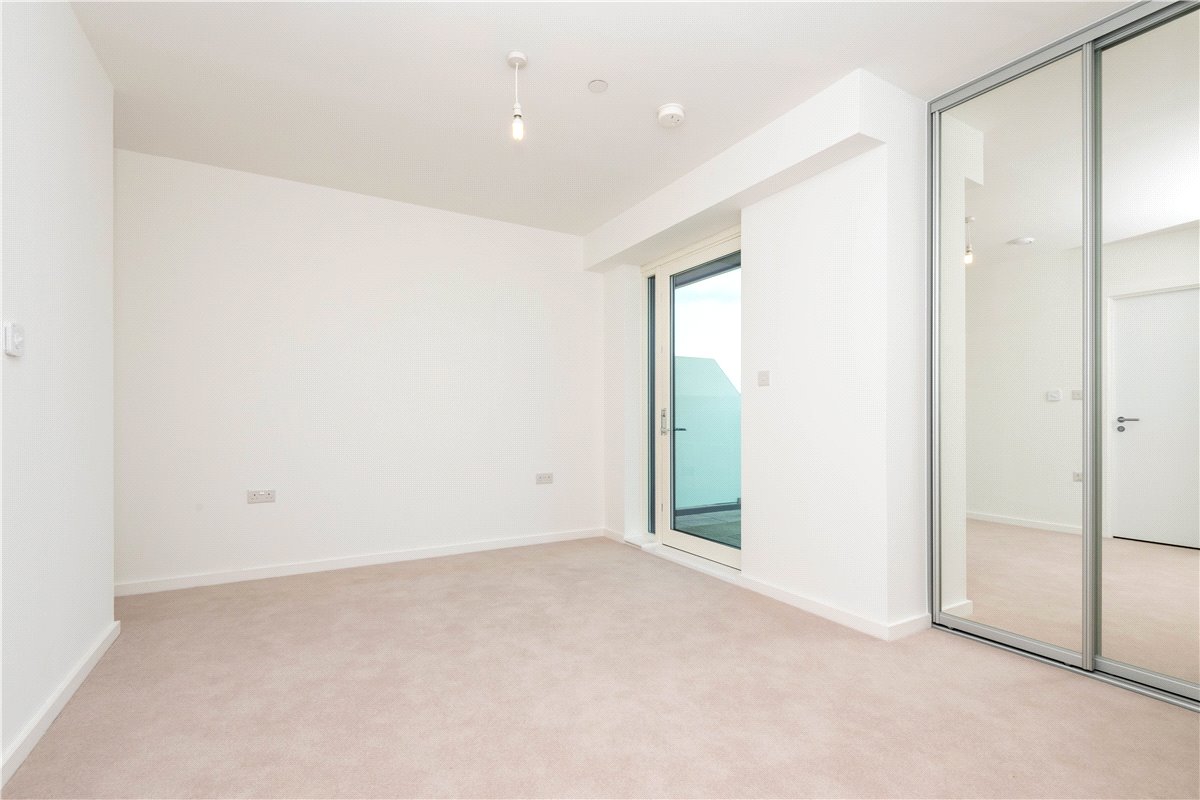 3 bedroom Flat, Heartwell Avenue, London, E16 - , Image 15