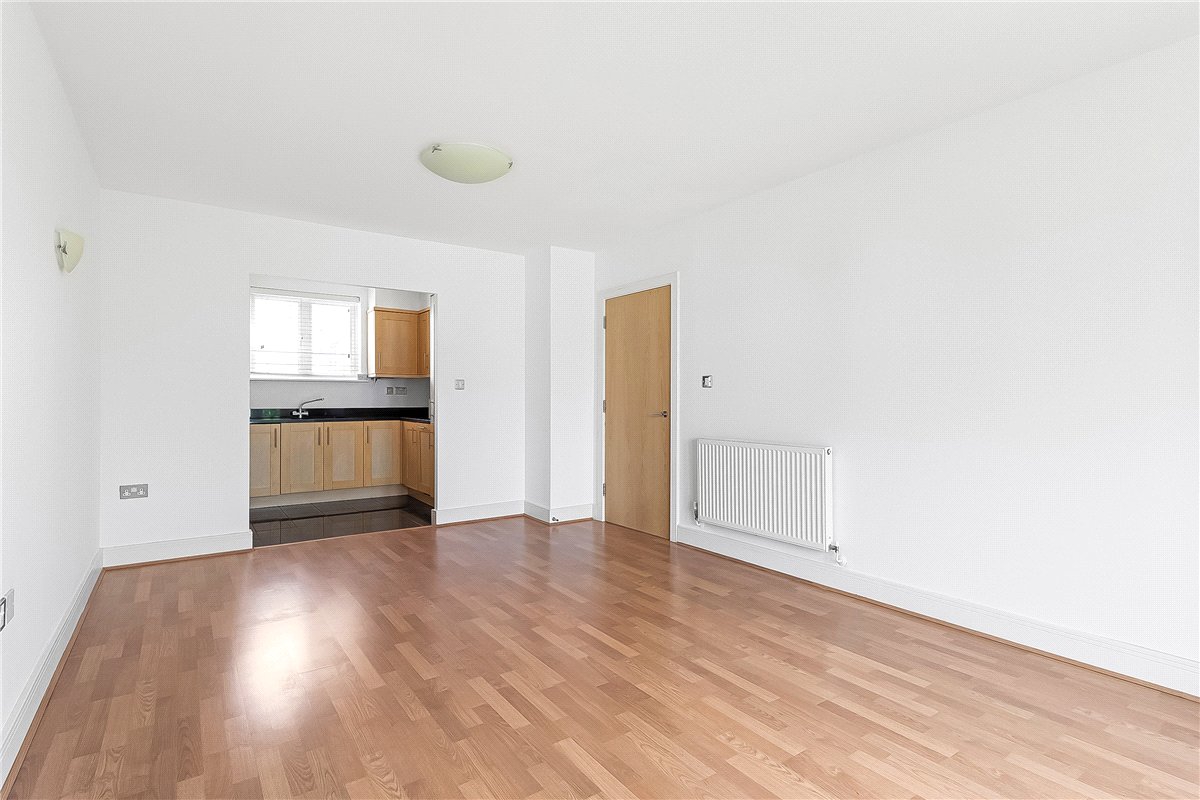 2 bedroom Flat, Pavilion Square, London, SW17 - Available, Image 7