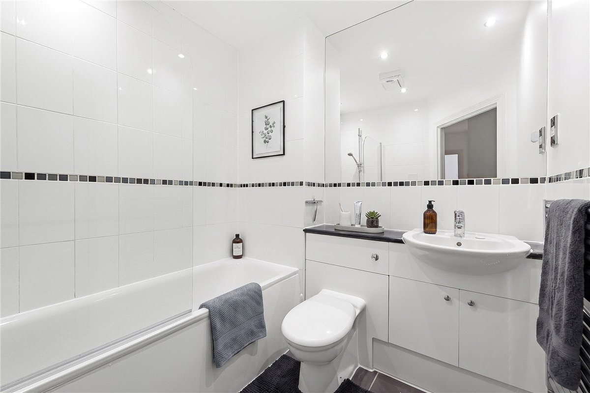 2 bedroom Flat, Pavilion Square, London, SW17 - Available, Image 7