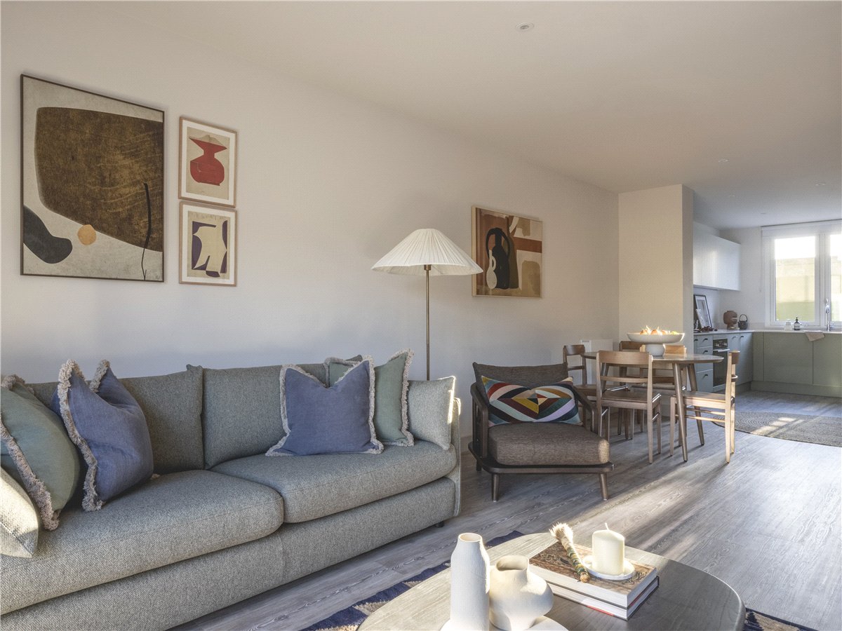 3 bedroom House, Ayrton Avenue, Cambridge, CB3 - Available, Image 1