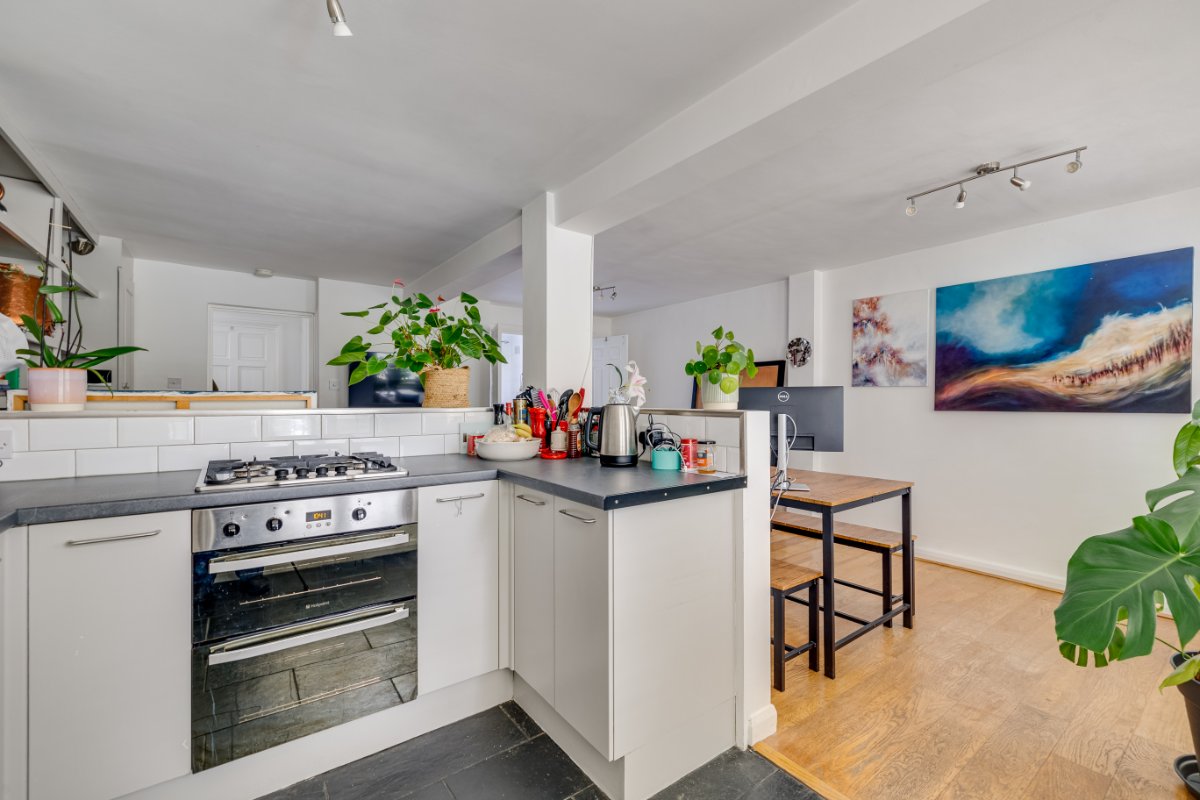 1 bedroom Flat, Railway Side, London, SW13 - Available, Image 2