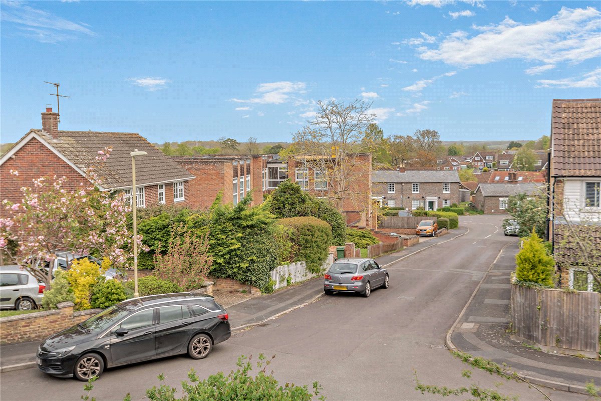 4 bedroom House, King John Road, Kingsclere, RG20 - Available, Image 25