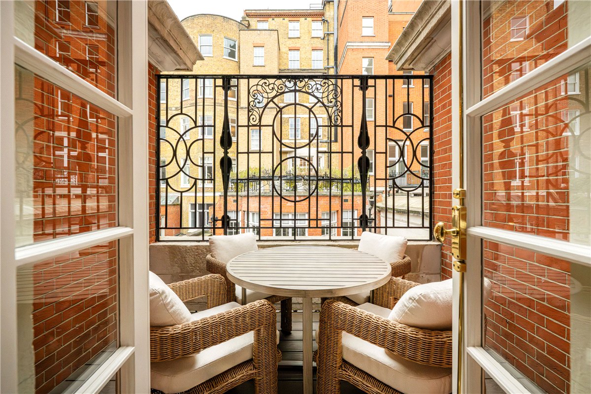 3 bedroom House, Woods Mews, Mayfair, W1K - Available, Image 14