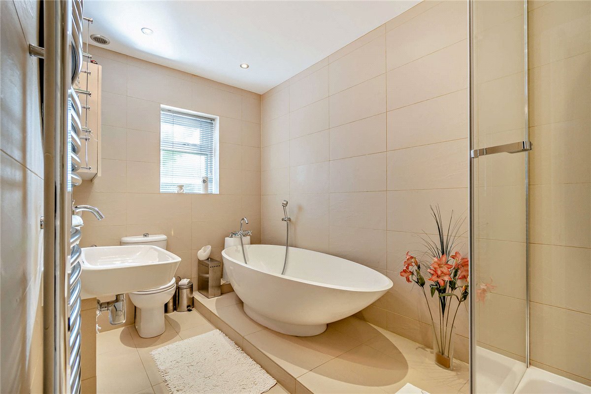 3 bedroom Flat, St James Court, 29A Wheatlands Road East, HG2 - Sold, Image 4