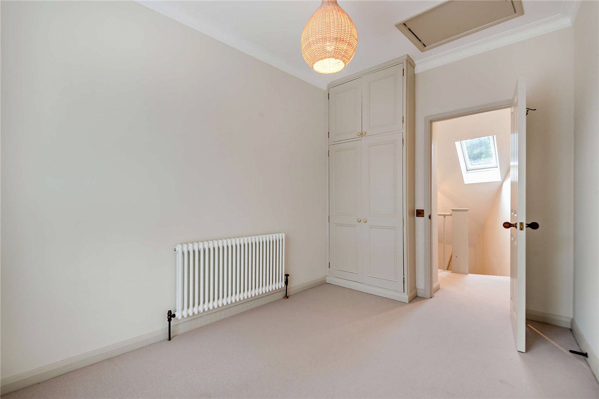 3 bedroom House, Phoenix Court, Kingsclere, RG20 - Available, Image 9