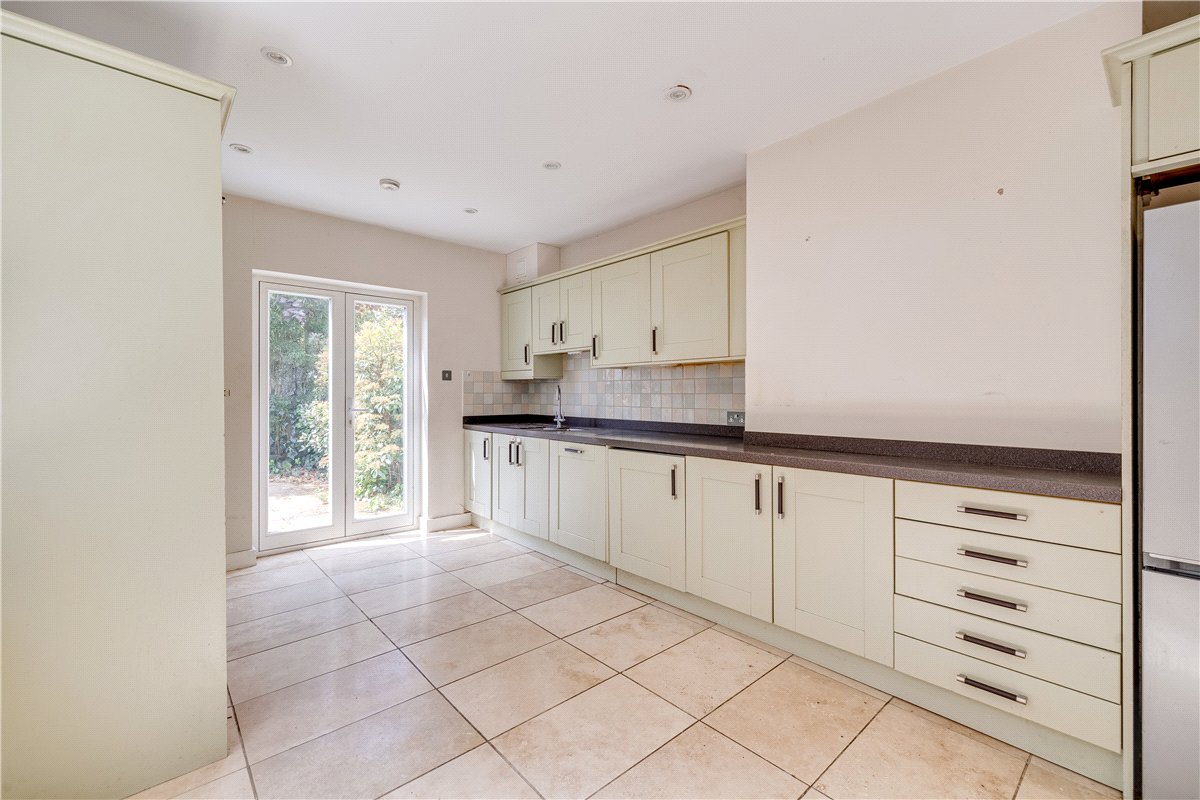 5 bedroom House, St. Albans Avenue, London, W4 - Available