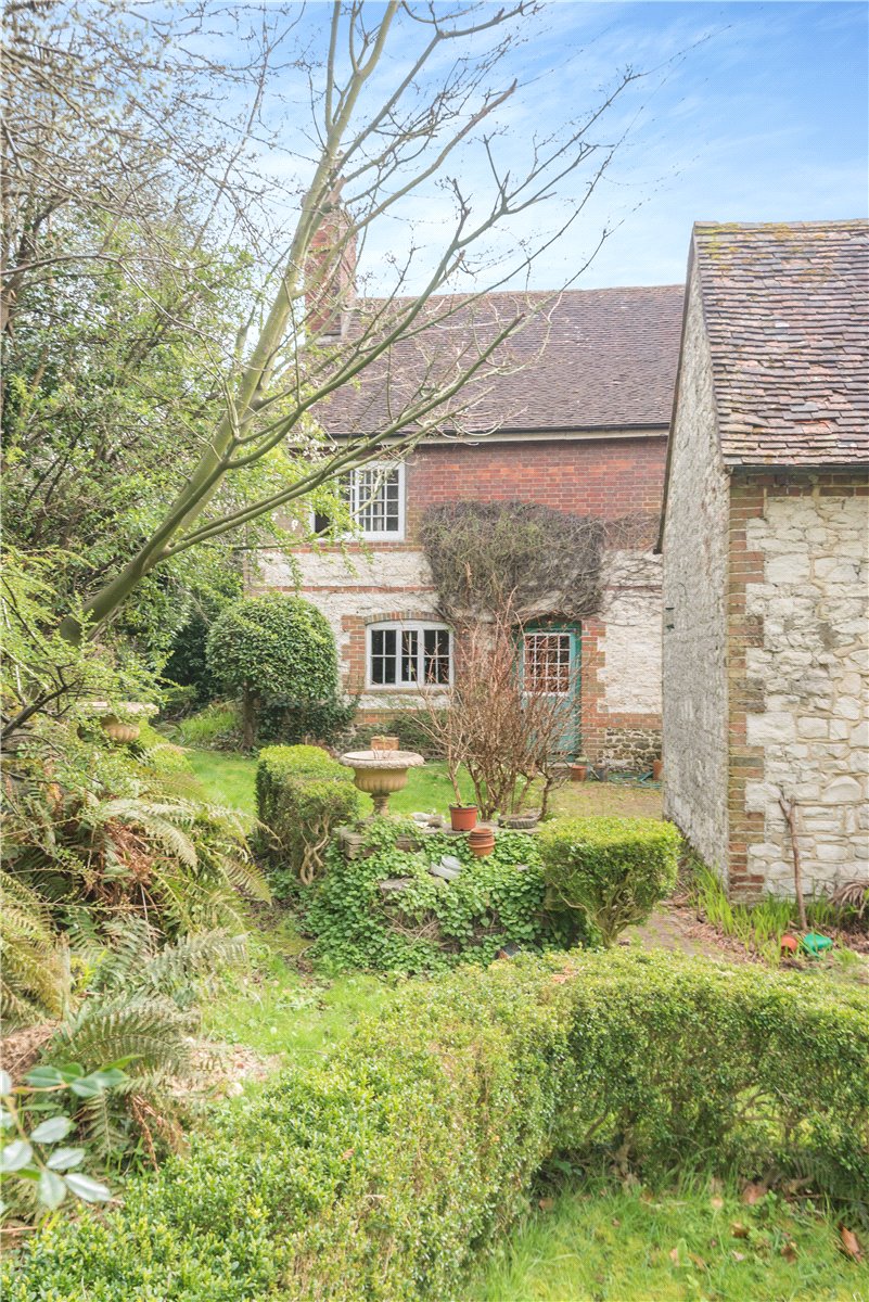 4 bedroom House, Station Road, Petersfield, GU31 - Sold, Image 2