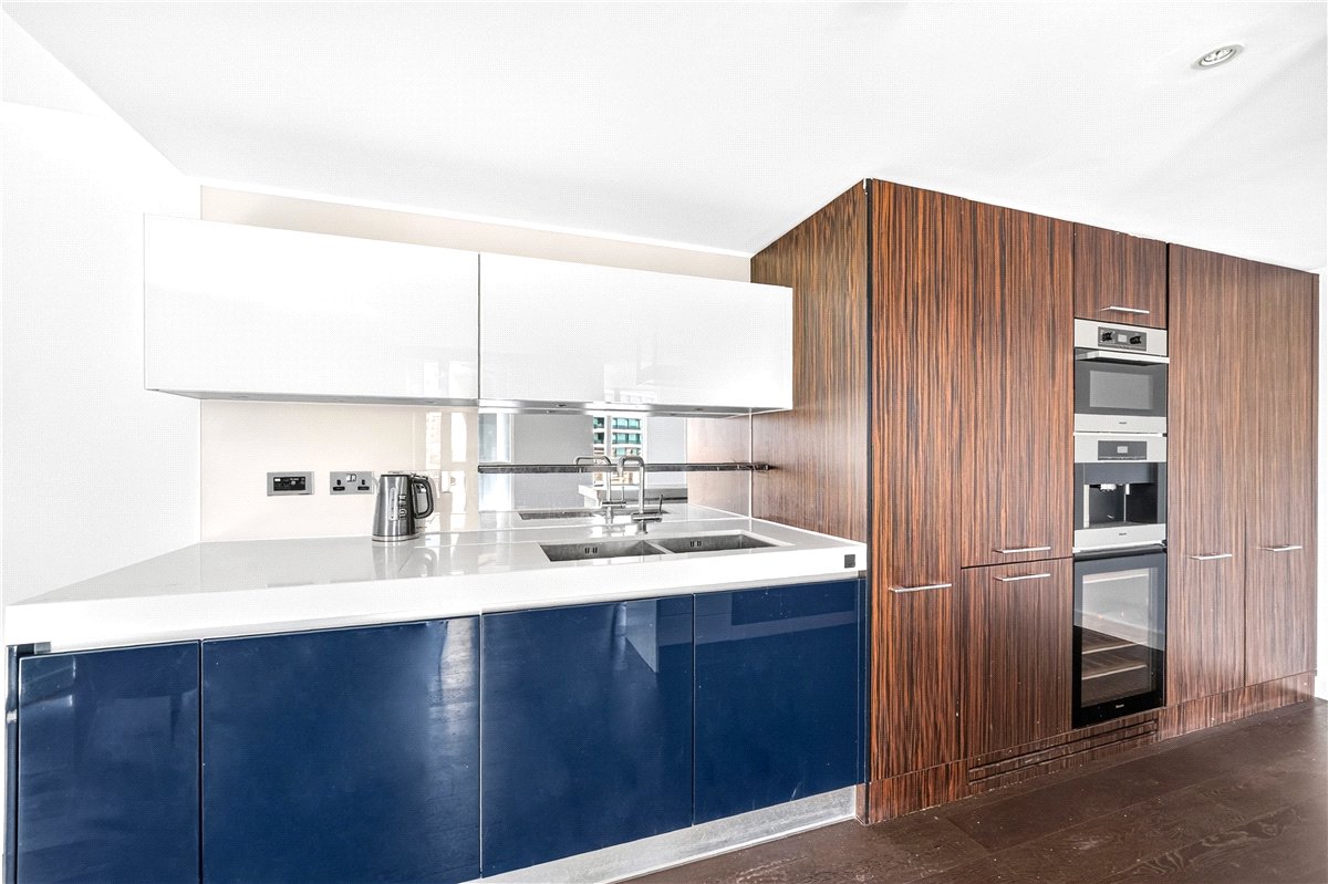 3 bedroom Flat, Gatiff Road, Pimlico, SW1W - Available, Image 3