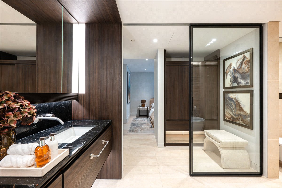 2 bedroom Flat, Cork Street, Mayfair, W1S - Available, Image 13