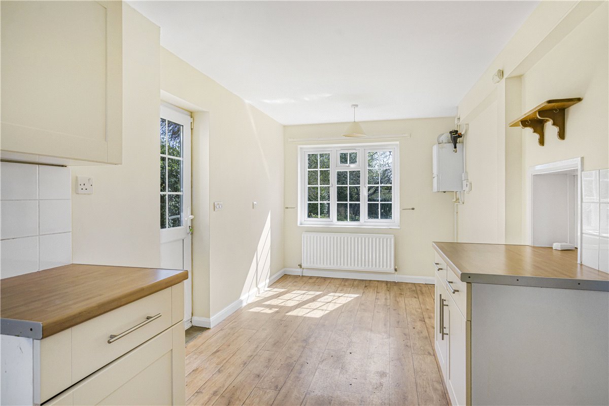 4 bedroom House, The Rise, Islip, OX5 - , Image 5