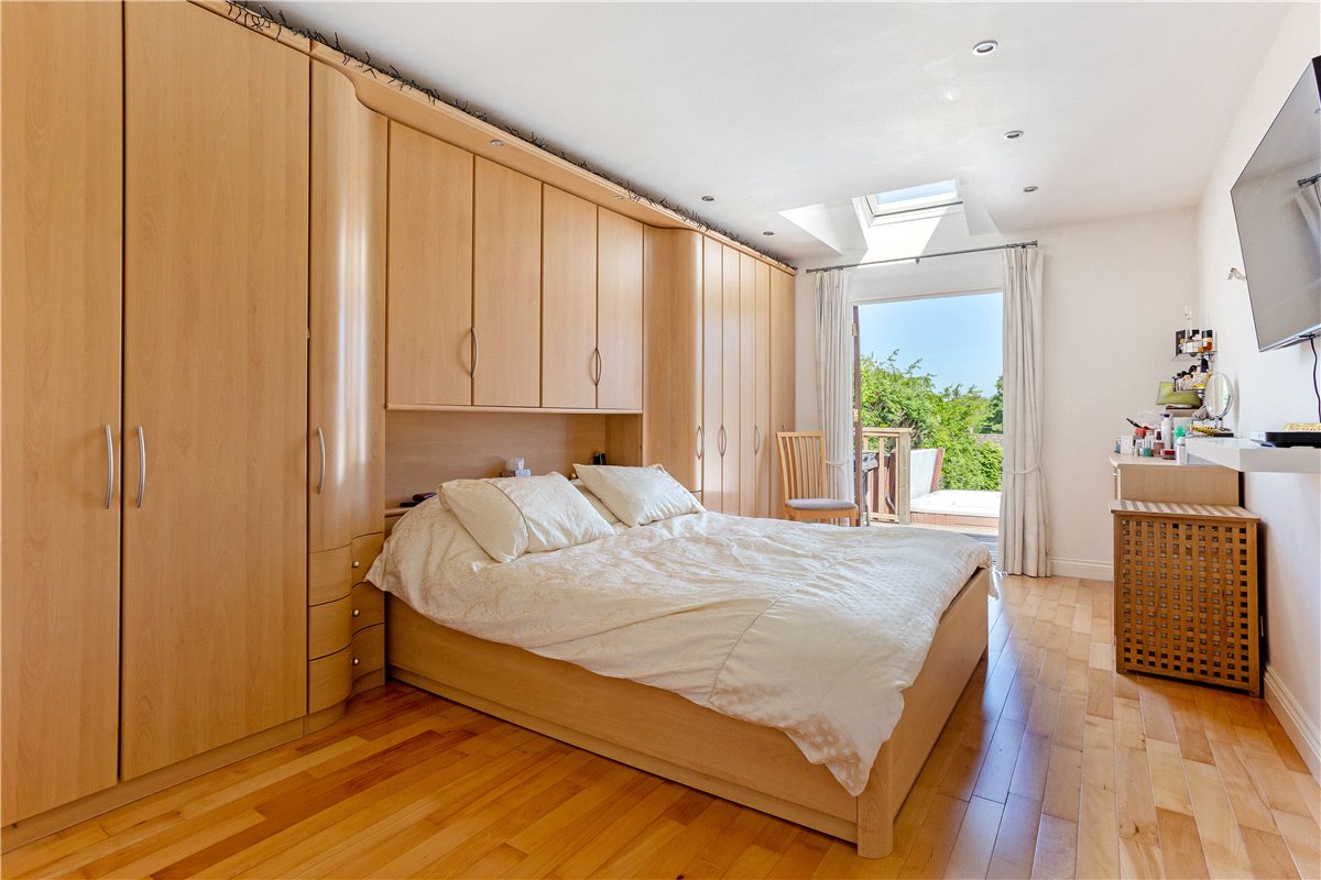 4 bedroom Bungalow, Bucklebury Alley, Cold Ash, RG18 - Sold STC, Image 9