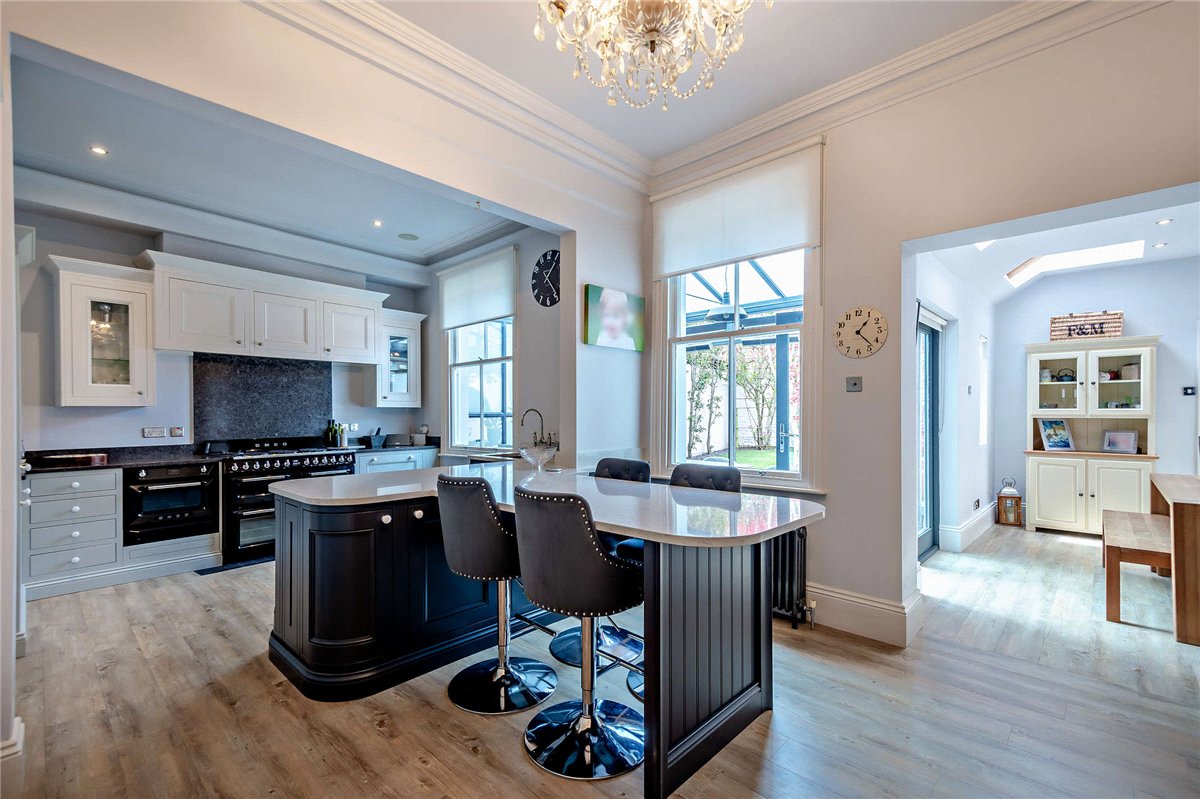 4 bedroom House, Royal Crescent, Harrogate, HG2 - Sold, Image 3