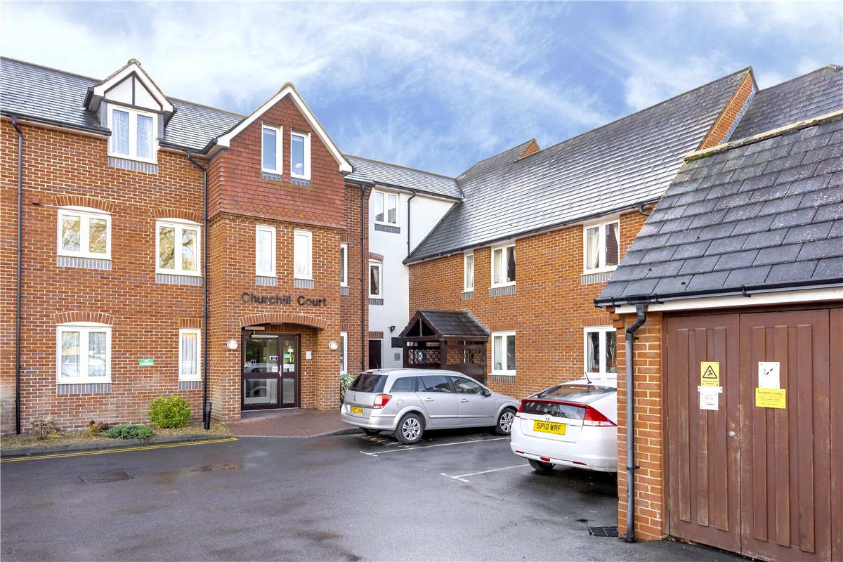 1 bedroom Flat, Kelham Gardens, Marlborough, SN8 - 