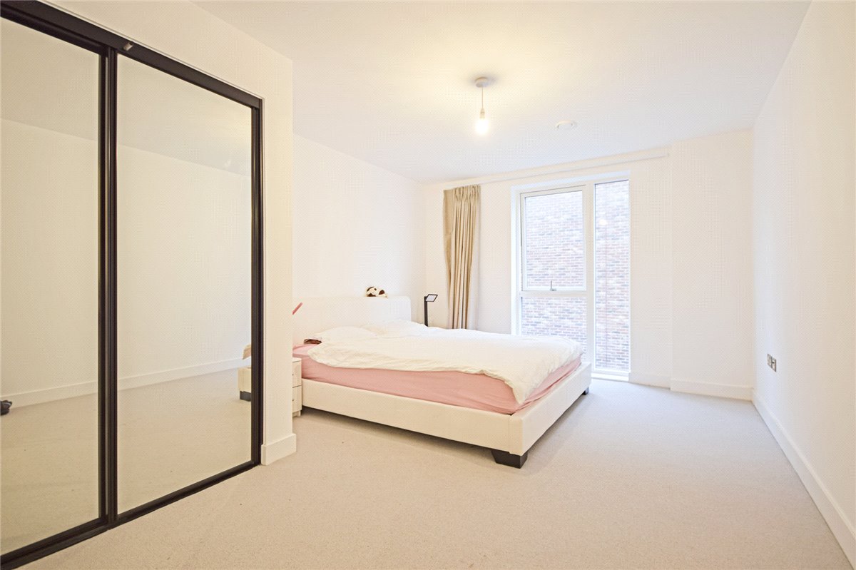 2 bedroom Flat, Scholars Court, Harrison Drive, CB2 - Let Agreed, Image 6