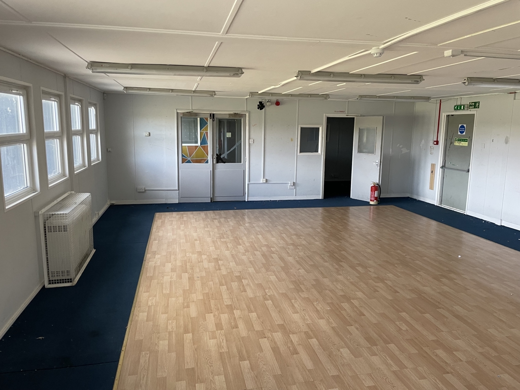 1925 Sq Ft, Dormers Wells Lane, Southall, UB1 - Available, Image 1