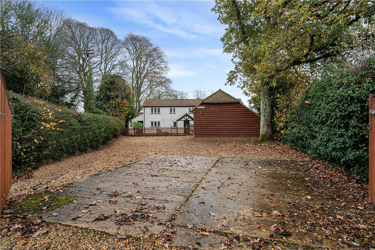 4 bedroom House, Frith Hill, South Heath, HP16 - Let Agreed, Image 11