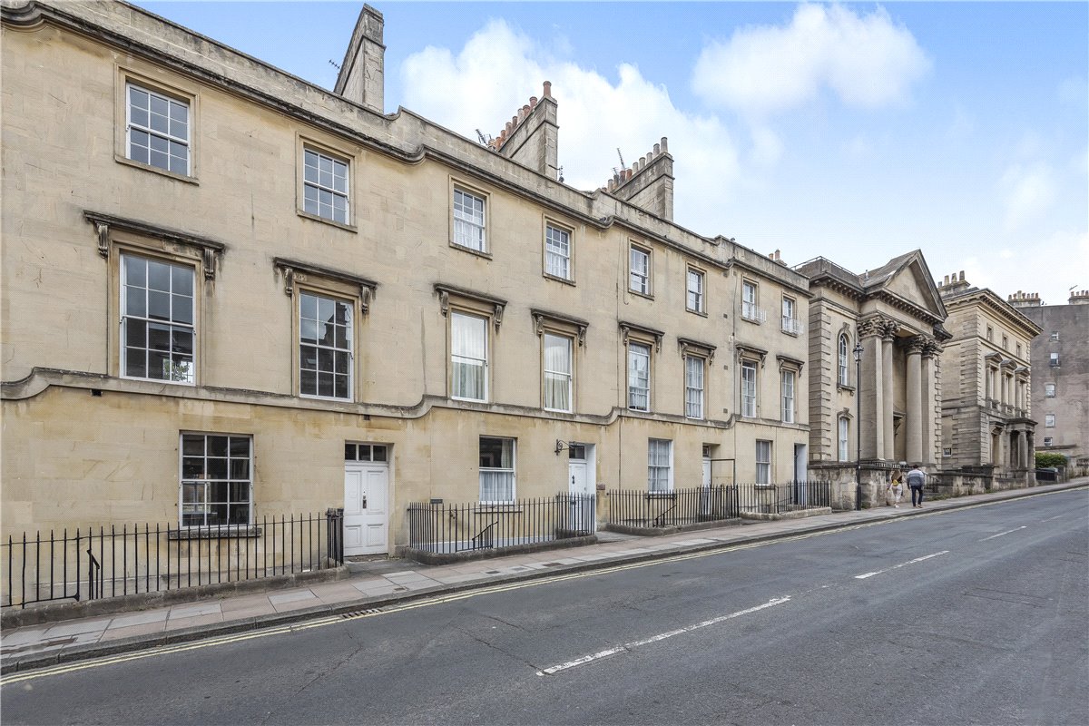 4 bedroom House, Charlotte Street, Bath, BA1 - Available