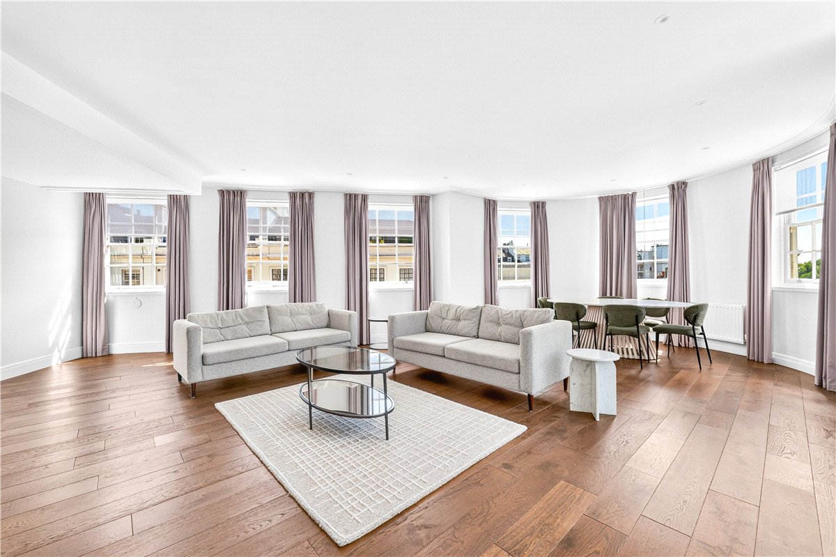 3 bedroom Flat, Gloucester Square, Paddington, W2 - Available