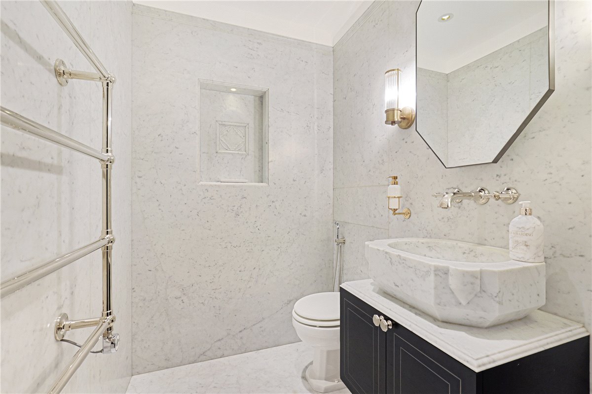 3 bedroom Flat, Pont Street, Knightsbridge, SW1X - Available, Image 13