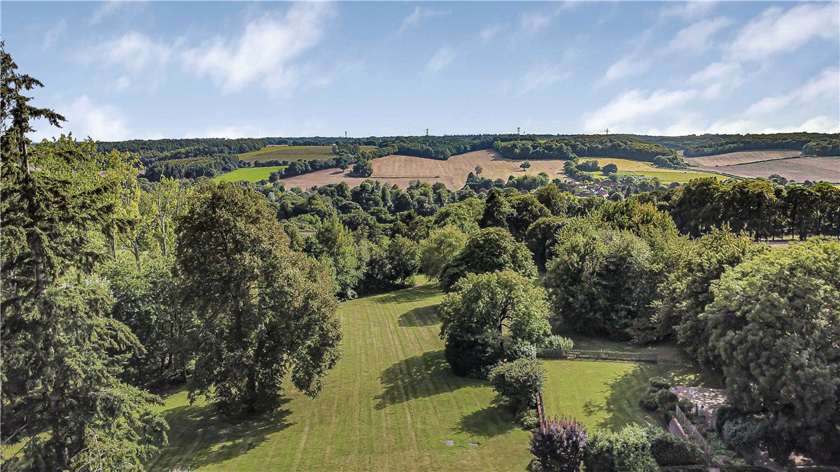 6 bedroom House, Chalk Lane, Hyde Heath, HP6 - Available, Image 8