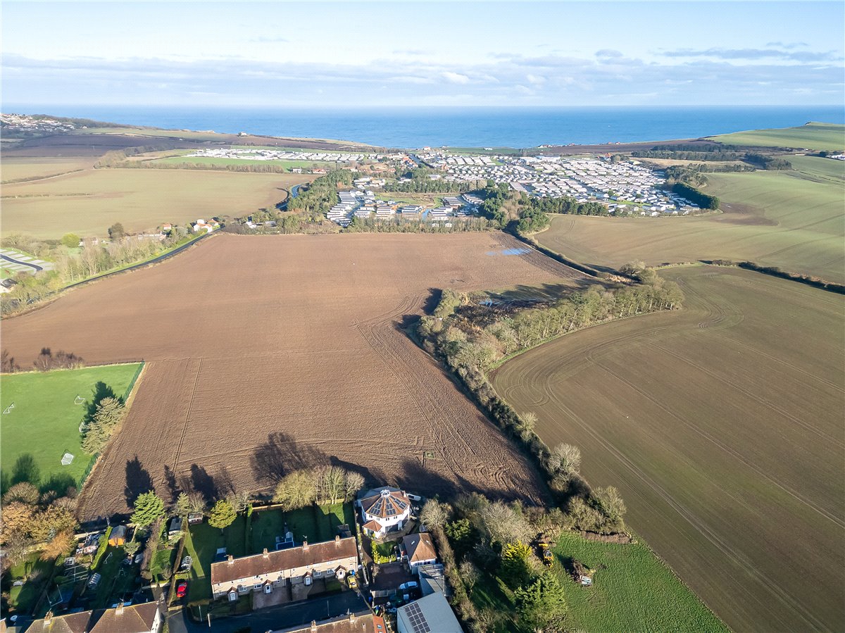 5 bedroom House, East Lea View, Cayton, YO11 - Available, Image 24