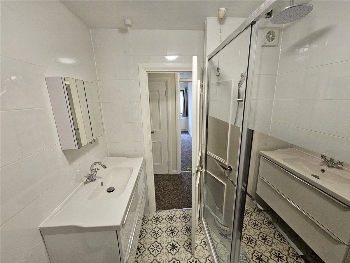 3 bedroom Flat, Caxton Court, Grove Street, BA2 - Let Agreed, Image 17