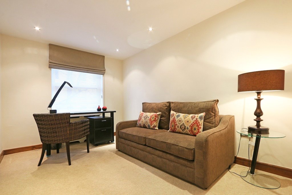 3 bedroom Flat, Kingston House South, Ennismore Gardens, SW7 - Available, Image 3