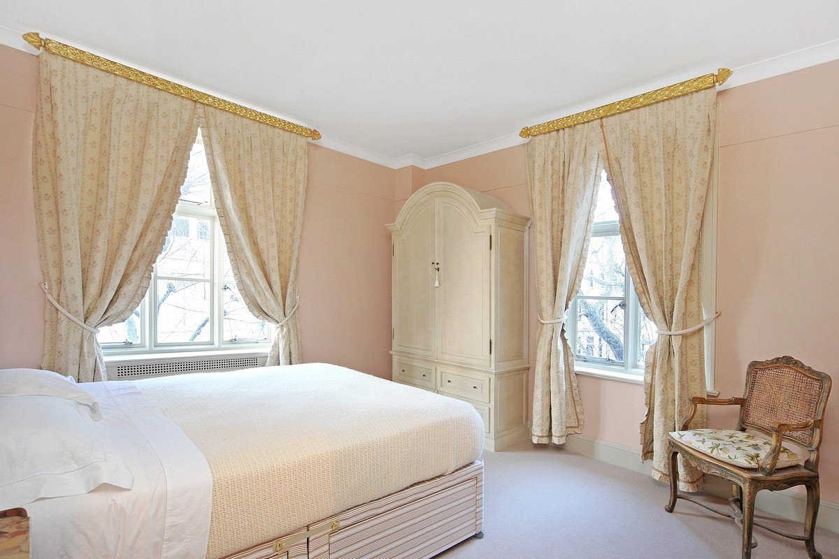 2 bedroom Flat, Chesterfield House, Chesterfield Gardens, W1J - Available, Image 1