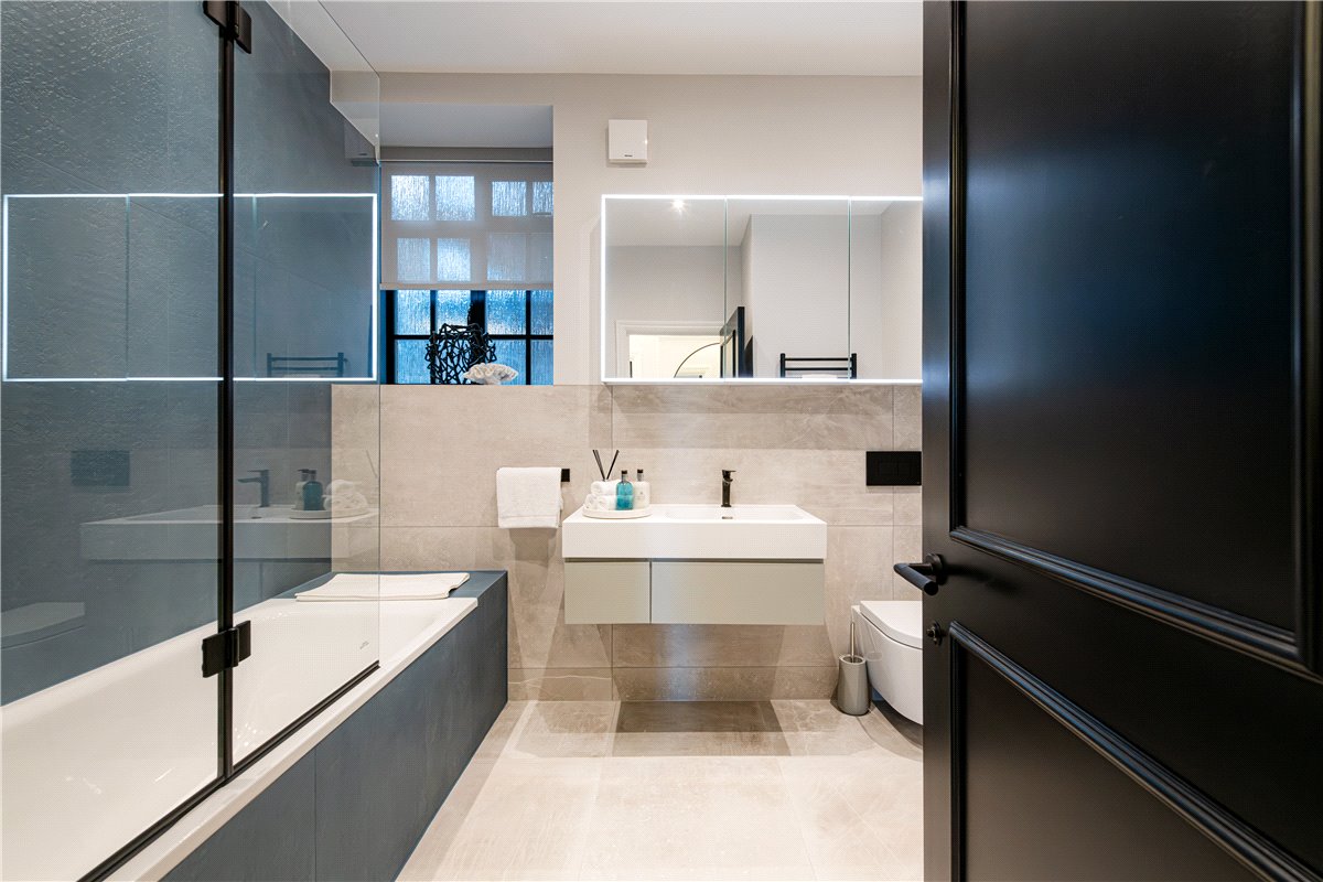 3 bedroom Flat, Curzon Street, Mayfair, W1J - Available, Image 25