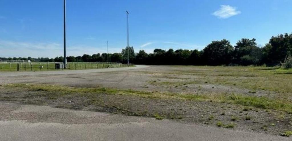 10 acres, Staines Road East, Sunbury-On-Thames, TW16 - Available