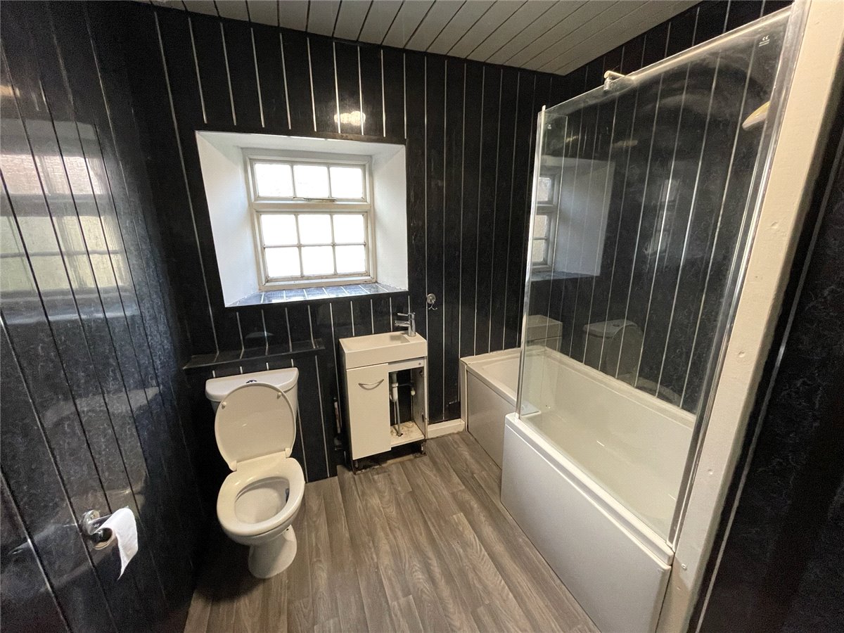 3 bedroom House, Wrench Green, Hackness, YO13 - Let Agreed, Image 2