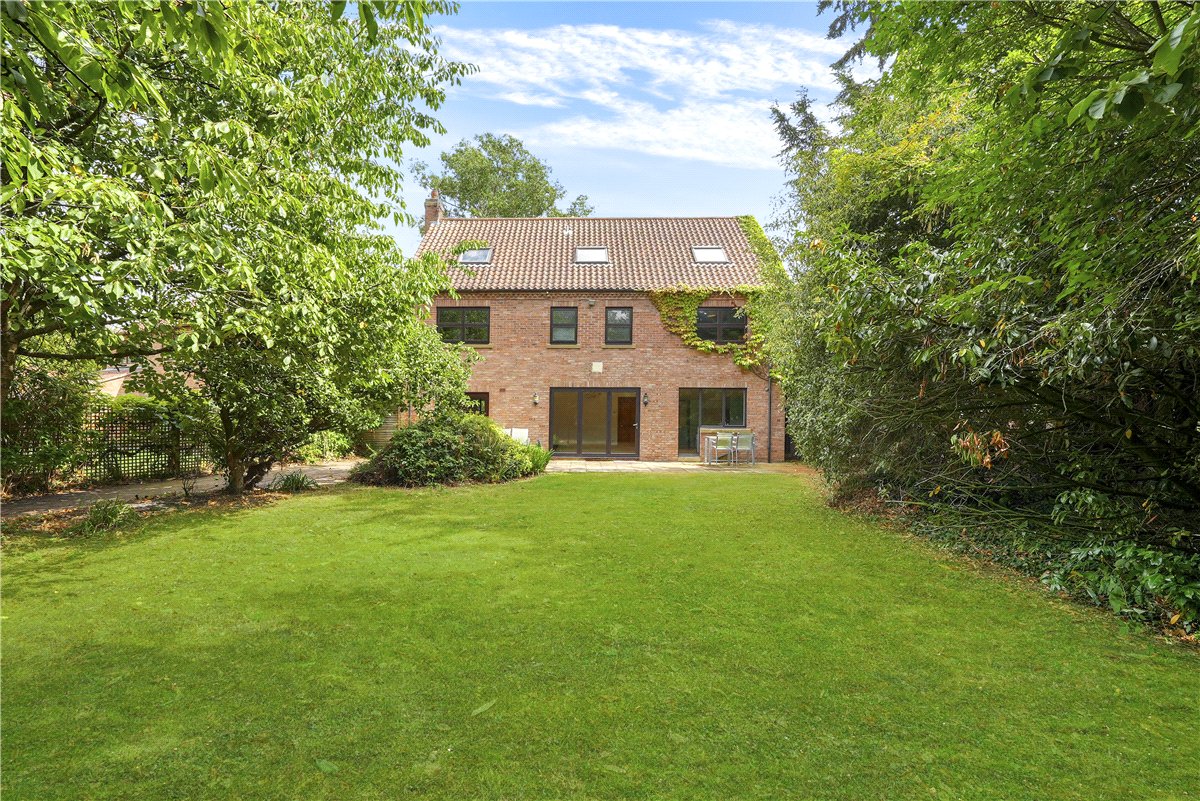 5 bedroom House, Walnut Close, Heslington, YO10 - Available, Image 2