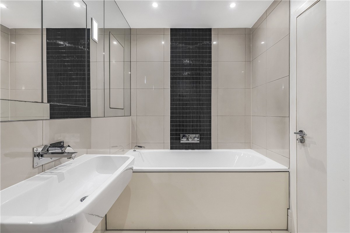 2 bedroom Maisonette, Welbeck Street, Marylebone, W1G - Available, Image 5