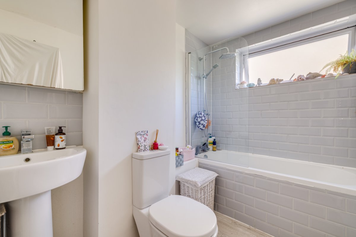 1 bedroom Flat, Harrowdene Gardens, Teddington, TW11 - Available, Image 4