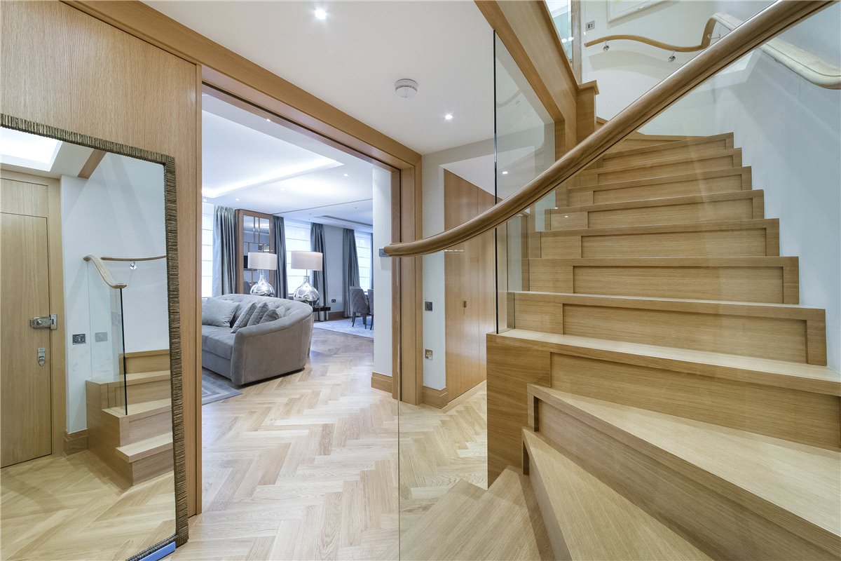 3 bedroom Flat, Upper Grosvenor Street, Mayfair, W1K - Available, Image 8