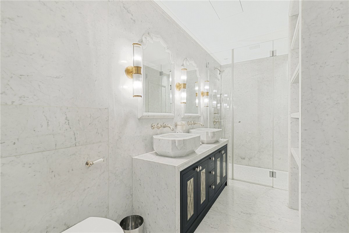 3 bedroom Flat, Pont Street, Knightsbridge, SW1X - Available, Image 18